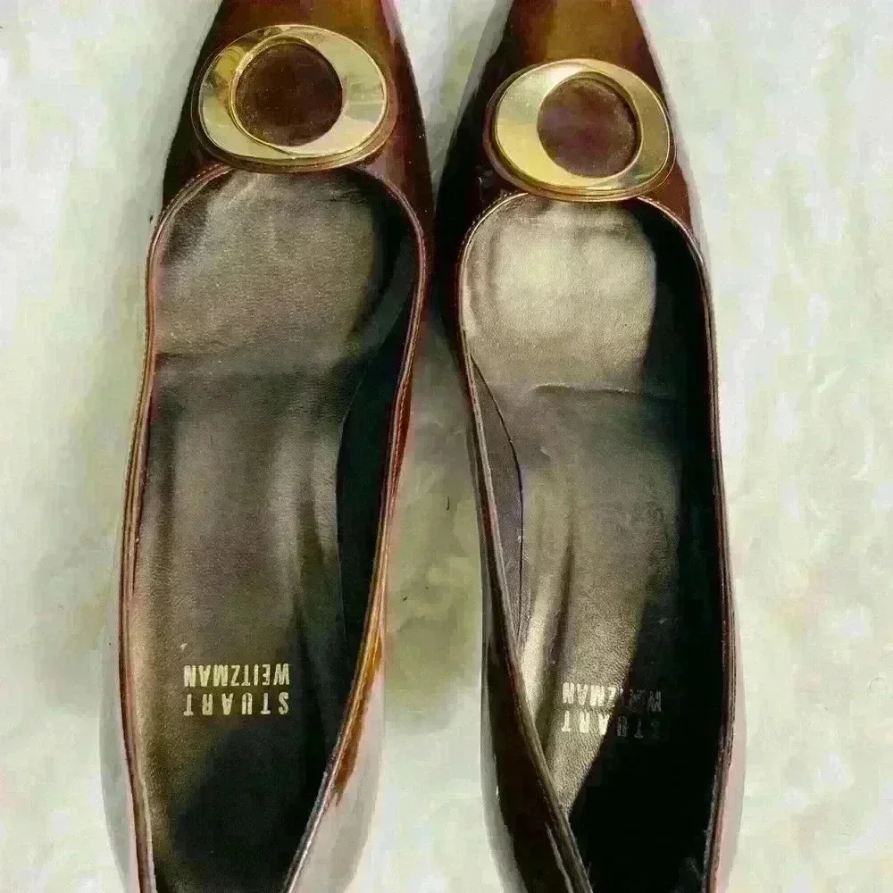 Stuart Weitzman Brown Patent Pumps with Gold Accent - Picture 2 of 9